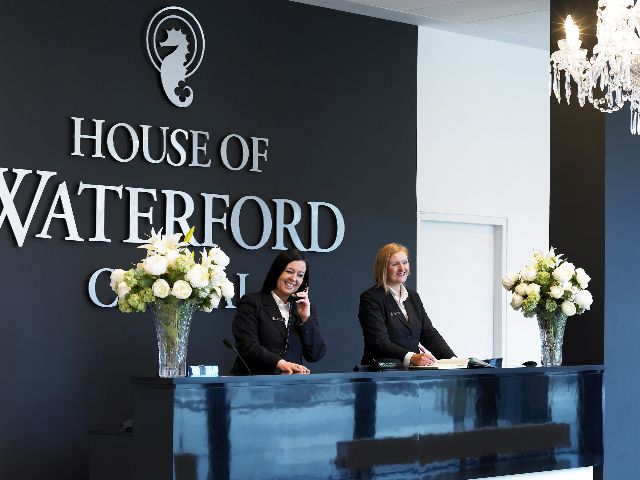 Waterford: House of Waterford Factory Tour - Sculpting and engraving: the precision stages that make the design read